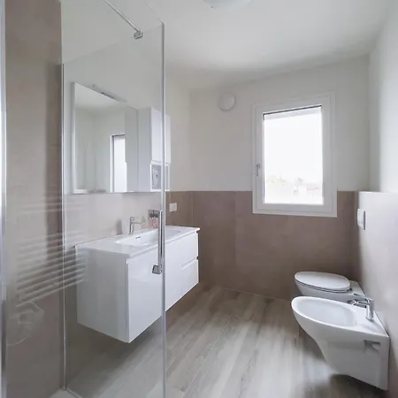 Trilocale Di Nuova Costruzione Con Garage لينانو سابيادورو