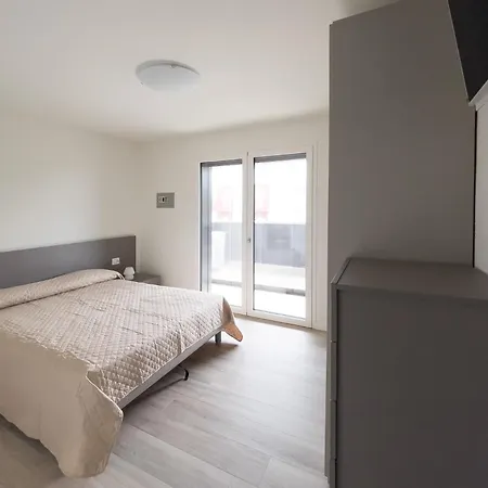 شقة Trilocale Di Nuova Costruzione Con Garage لينانو سابيادورو