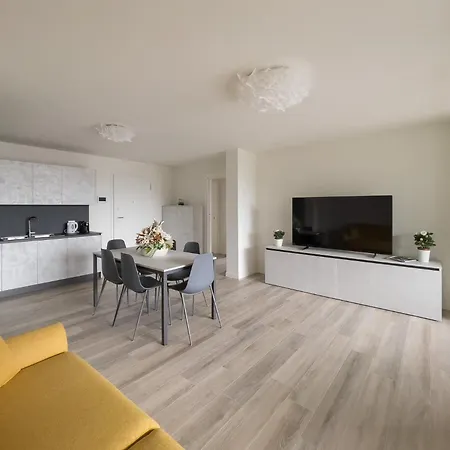 Apartmán Trilocale Di Nuova Costruzione Con Garage *
